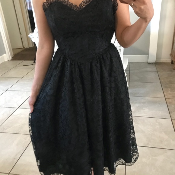 vintage Dresses & Skirts - Vintage Lacey dress